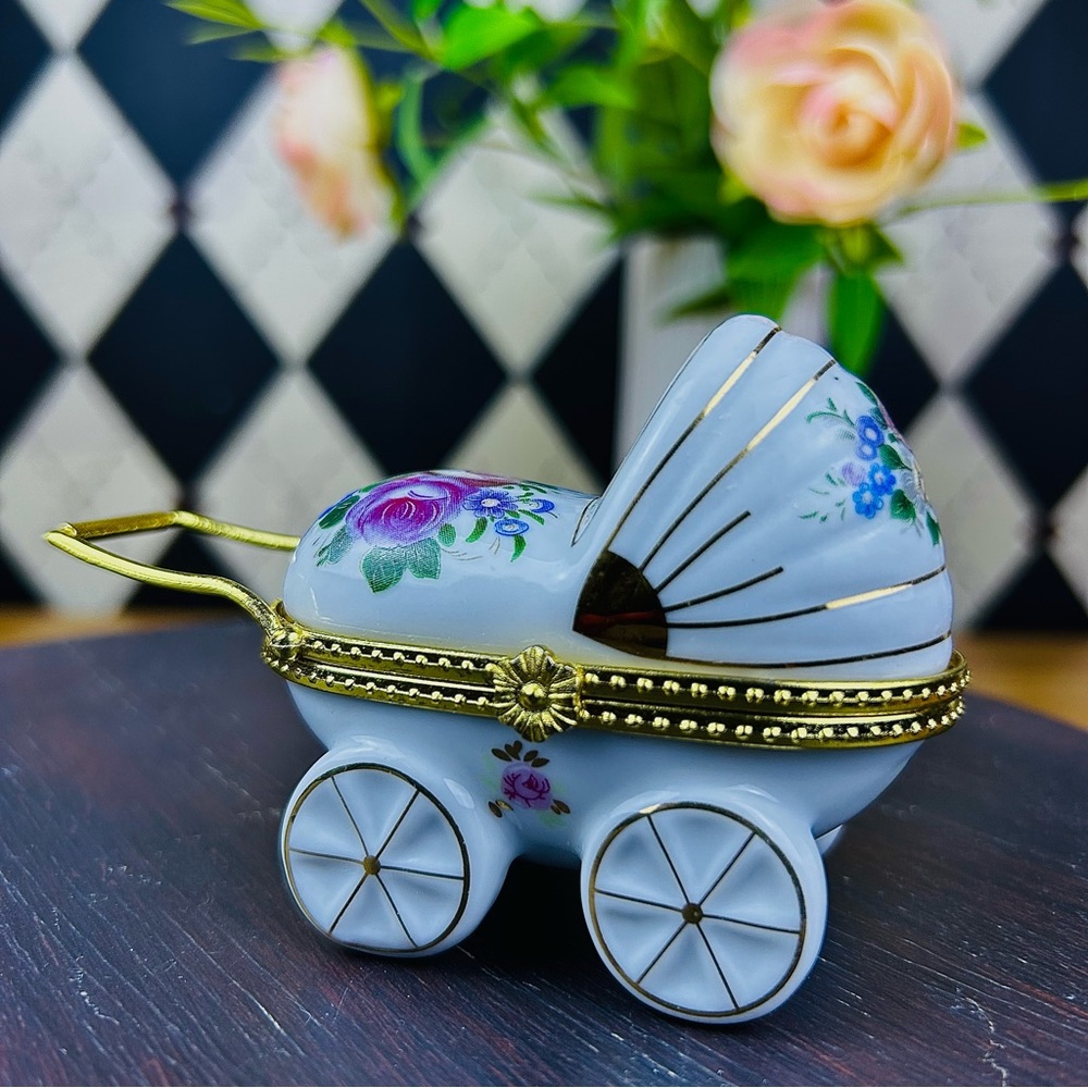 Porcelain Baby Carriage Trinket Box Hinged Floral Keepsake Vintage‎